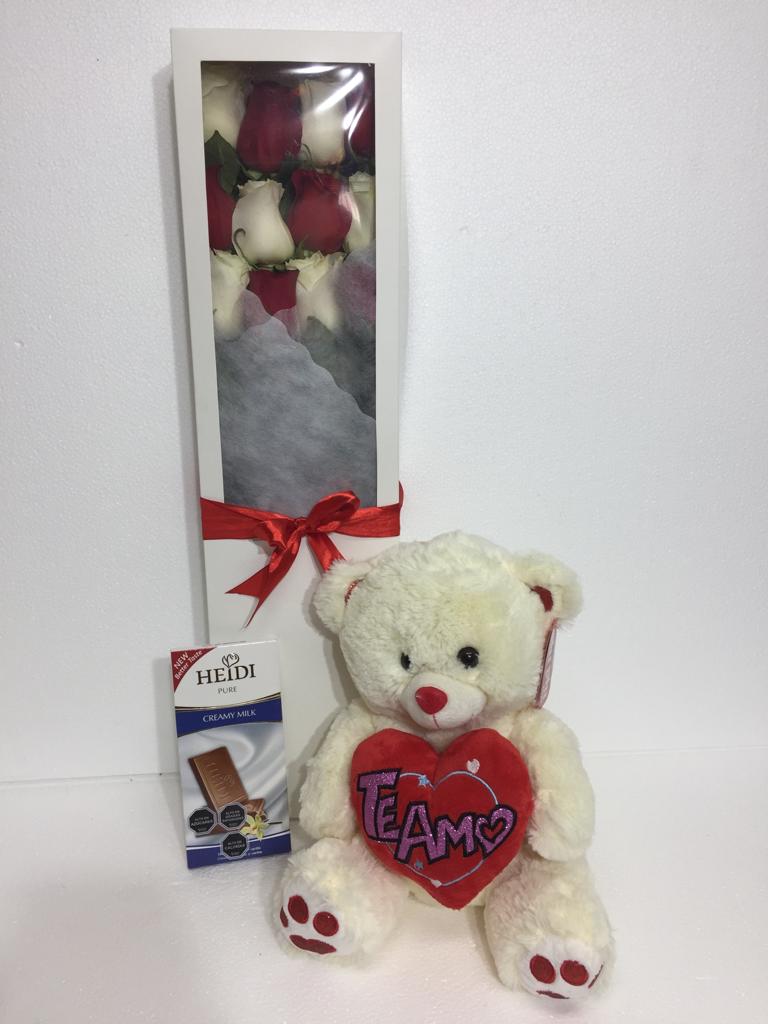 Caja de 12 Rosas más Tableta de Chocolate 80 Grs y Peluche con corazón 30cm